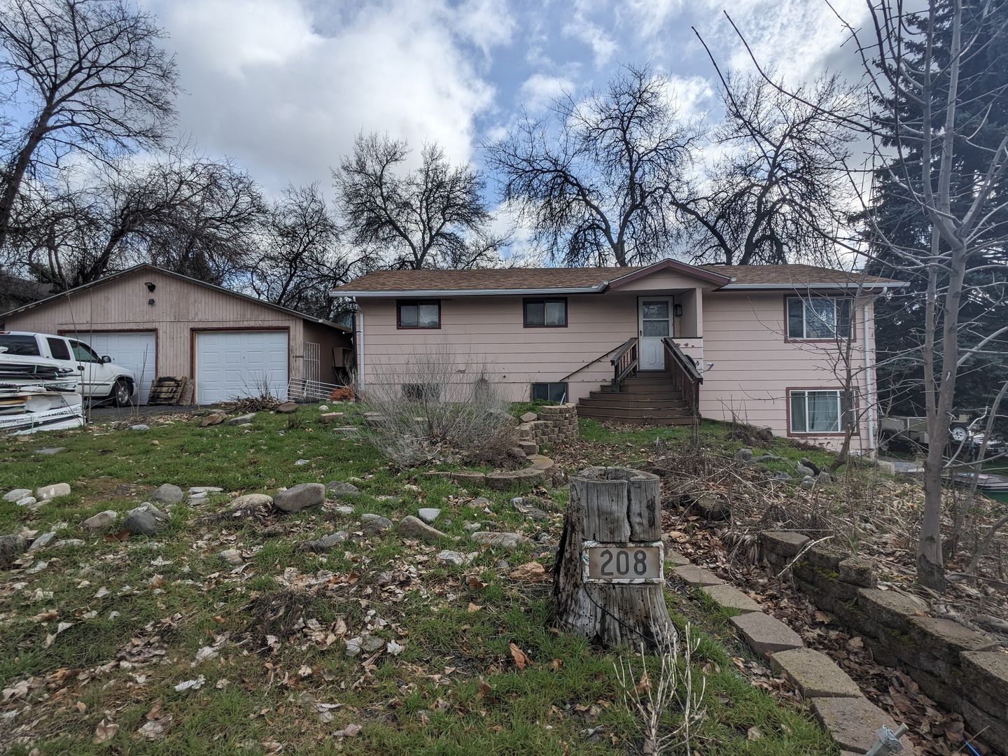 Moscow Apartment: 206 Cherry Street