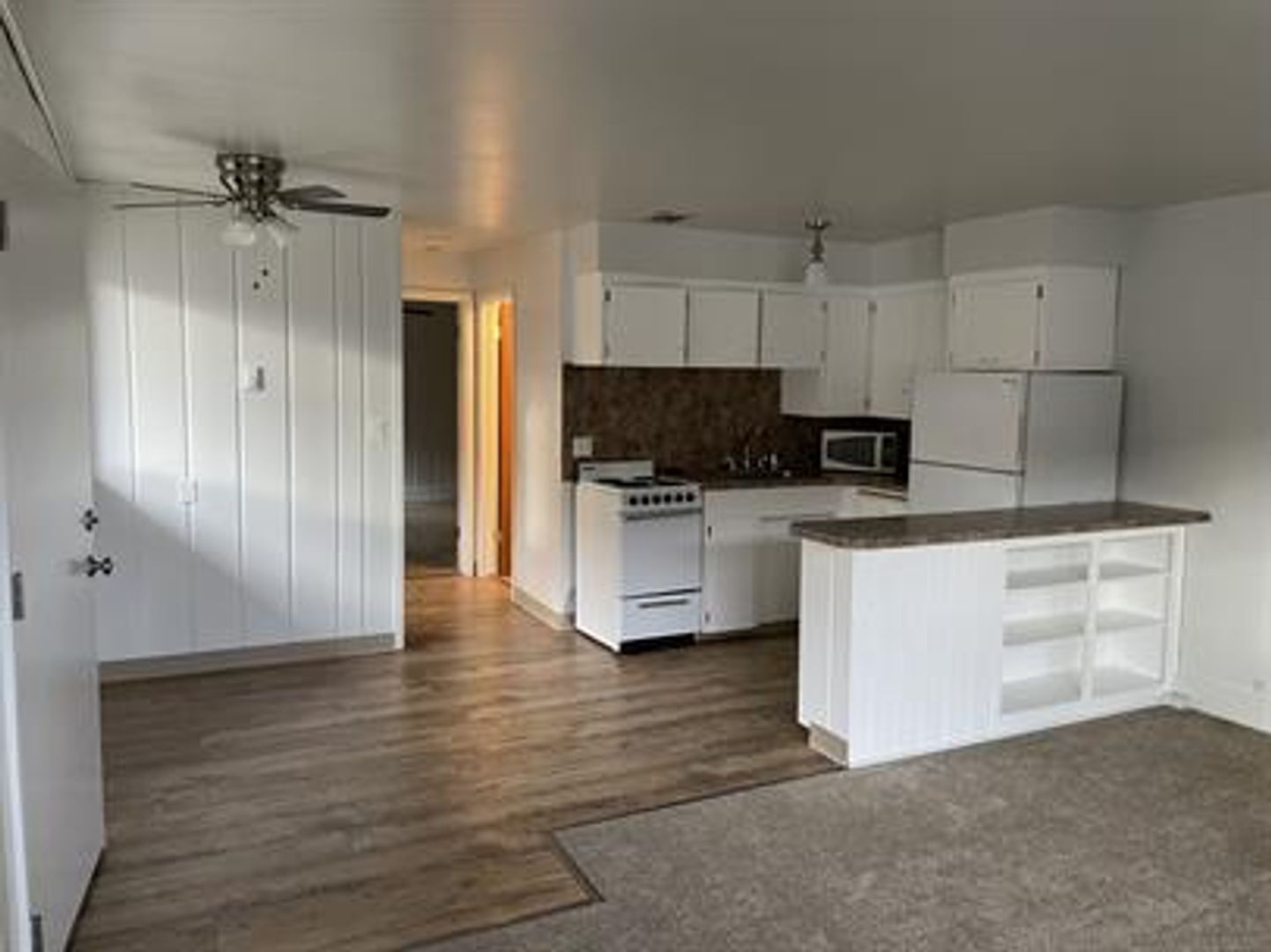 Moscow Apartment: 907 West A Street