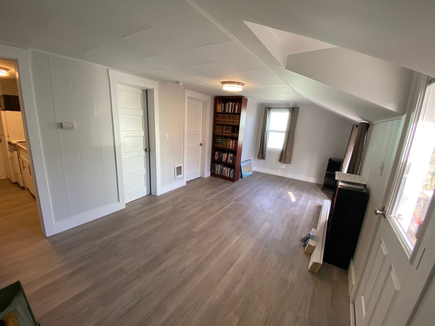 Moscow Apartment: 115 North Jackson Street