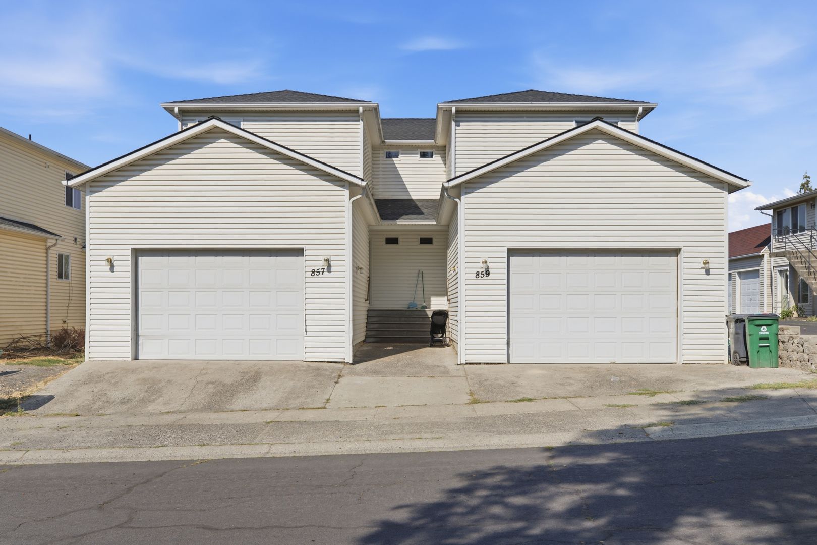 Moscow Apartment: 857 North Garfield Street