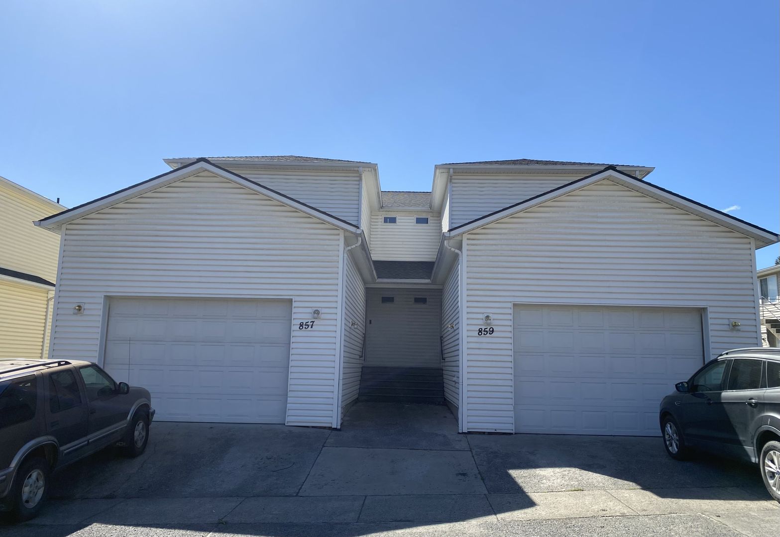 Moscow Apartment: 857 North Garfield Street