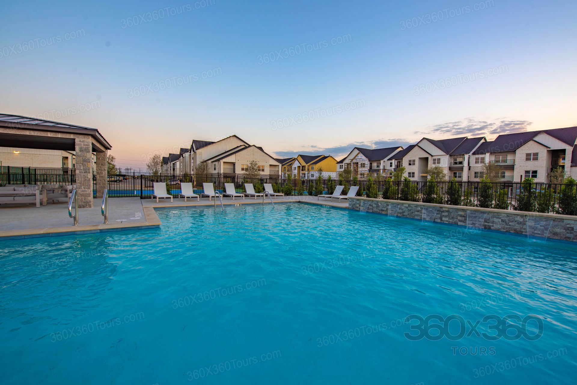 Venus Apartment: 261 Heritage Hills