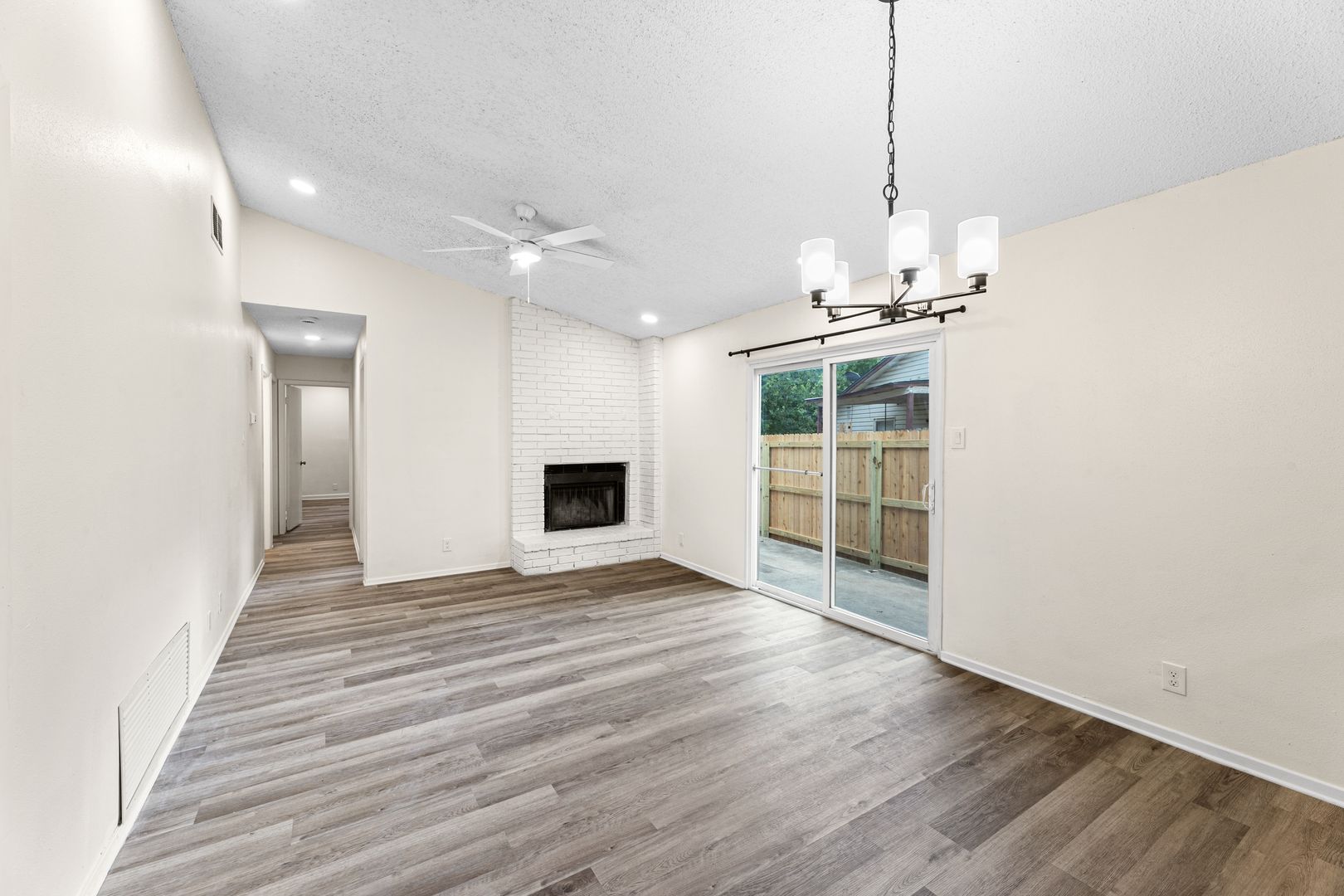 San Antonio House: 14446 Woods Hole Dr