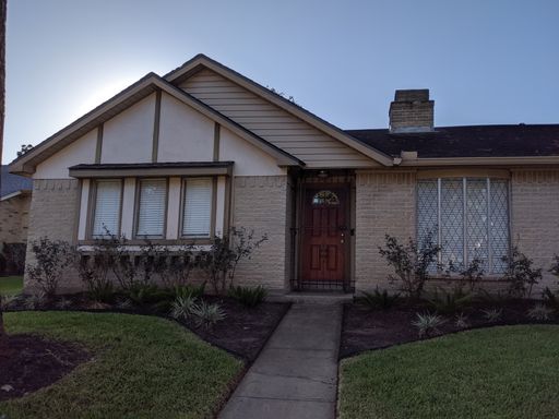 Charming 1 story 3BR/2BA - Prime First Colony location.