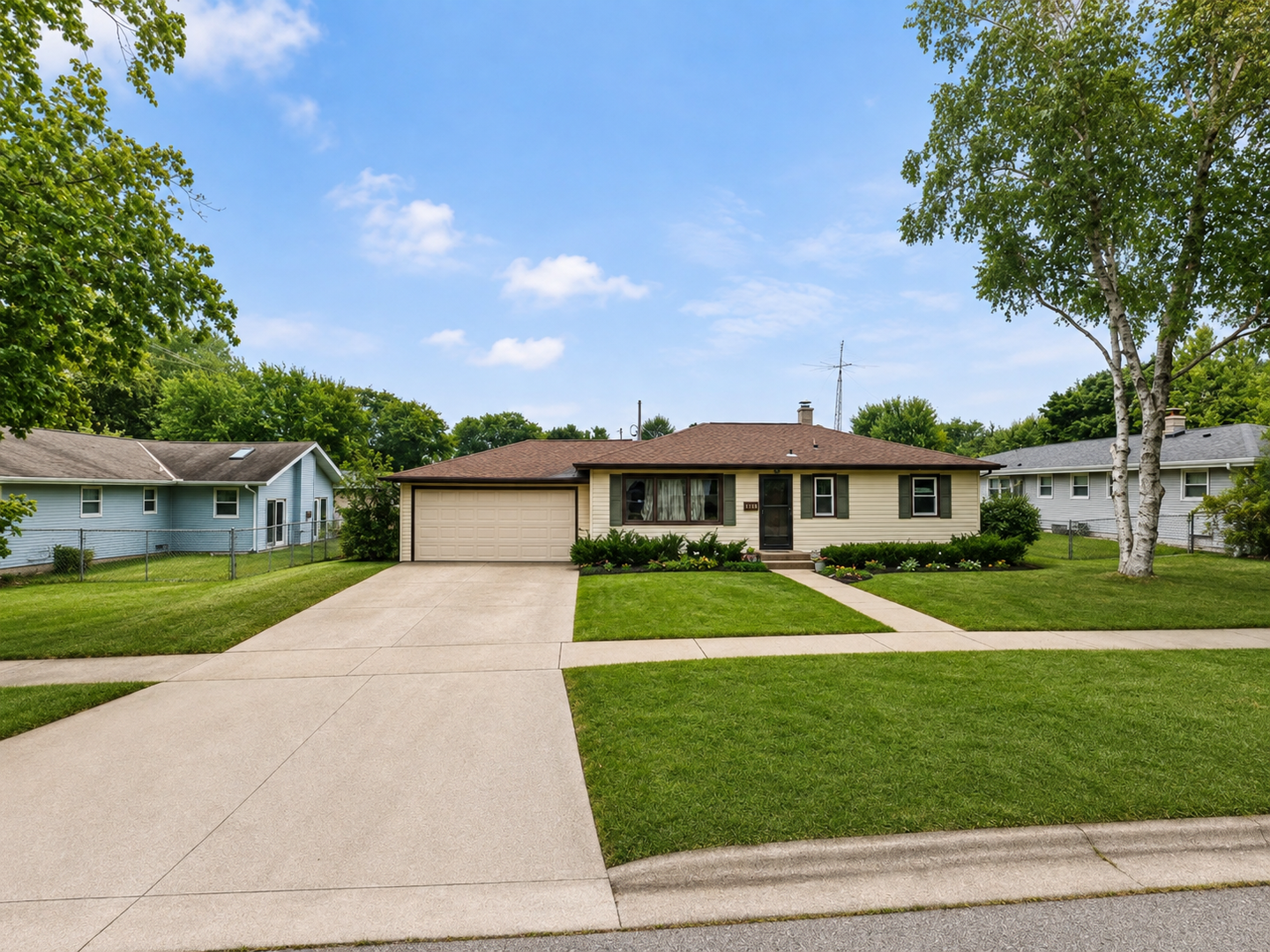 Janesville House: 2009 Lendon Ave