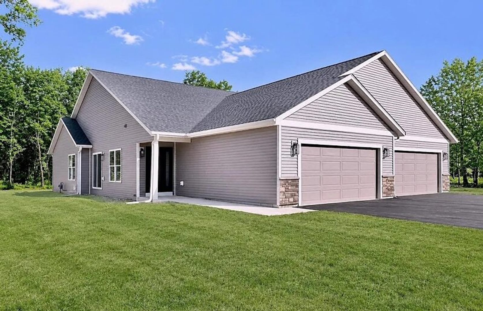Beloit House: 2243 Haborn Drive