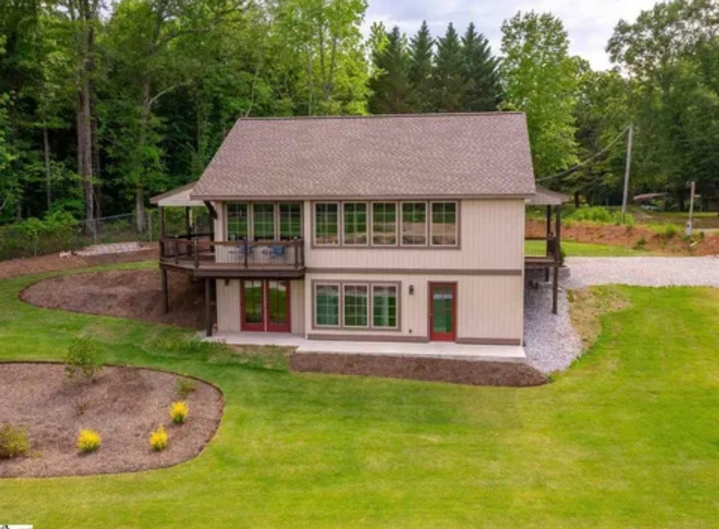 Lyman House: 398 Sloan Road