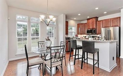Listing photo thumbnail