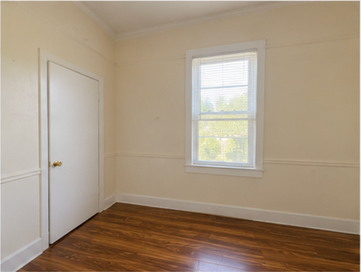 Listing photo thumbnail