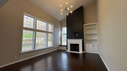 Listing photo thumbnail