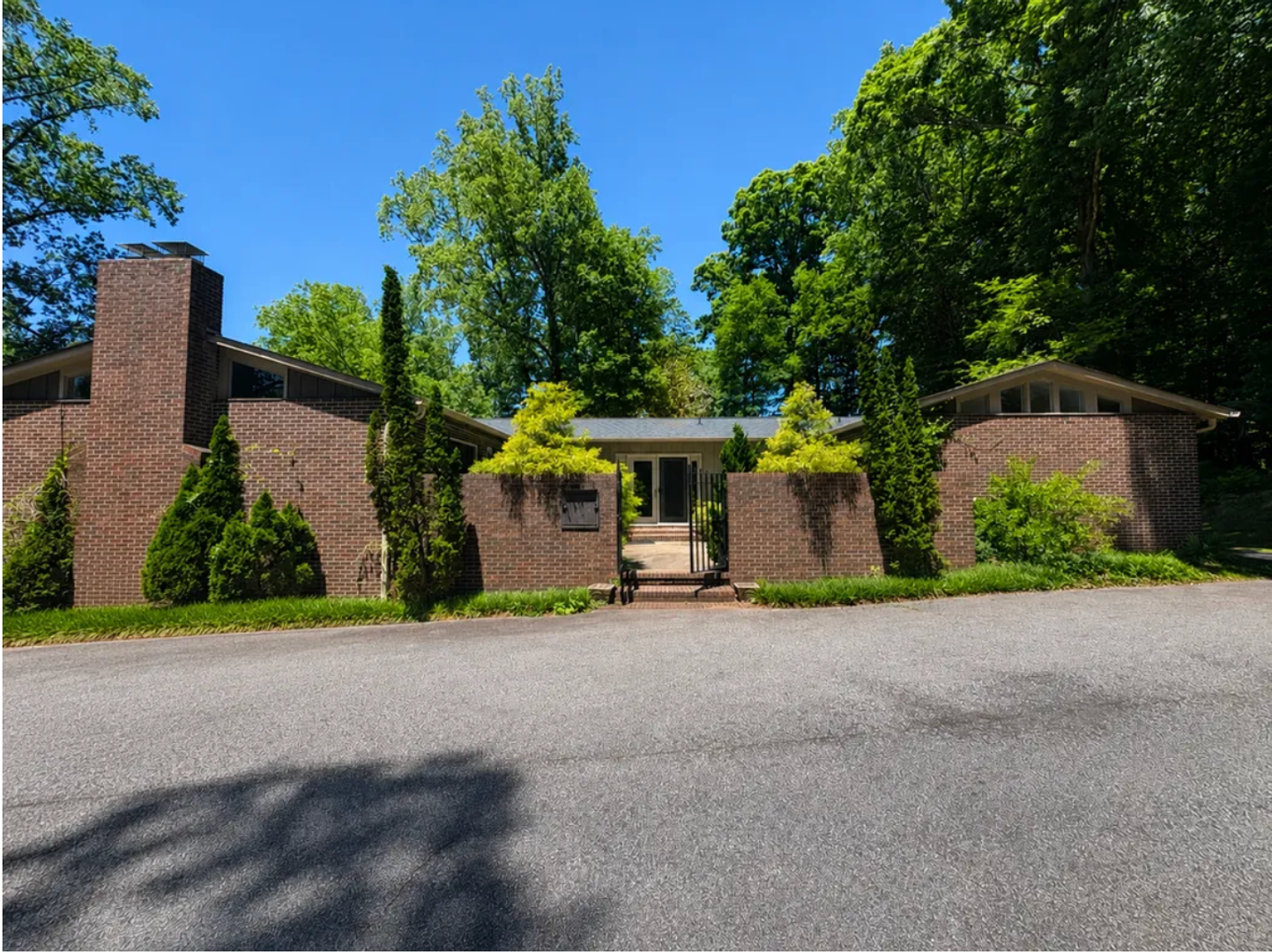 Greenville House: 1 Dellwood Drive