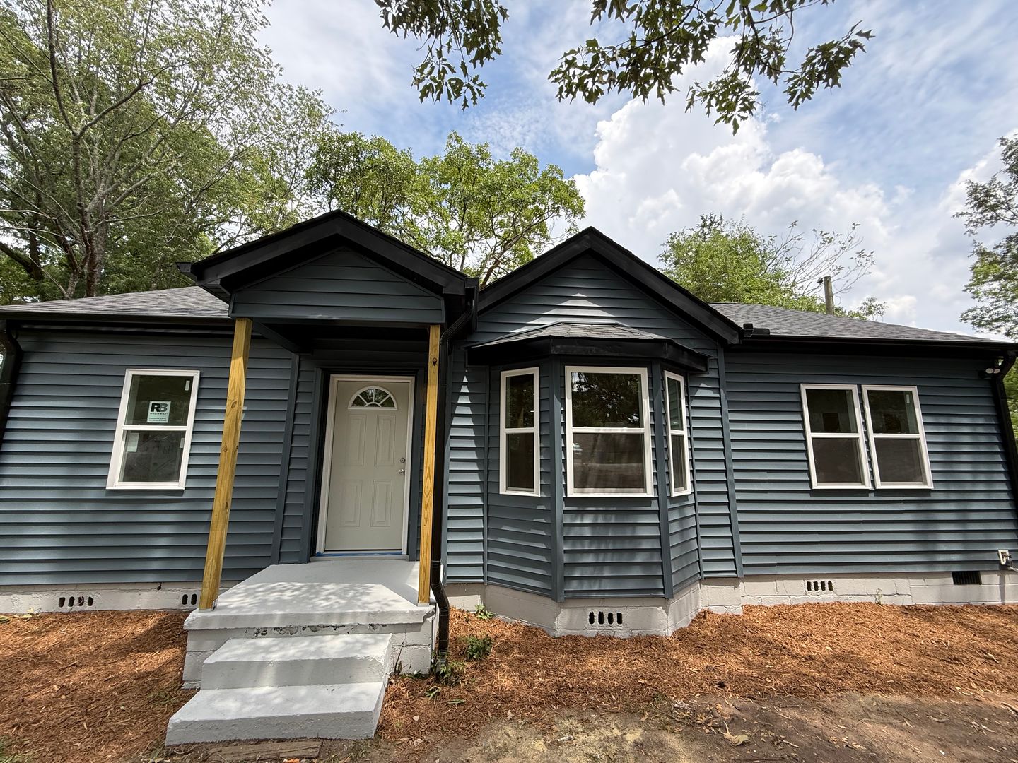 Taylors House: 30 Broad Vista Blvd