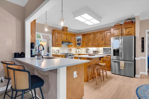 Listing photo thumbnail