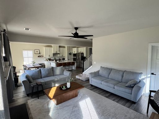 Listing photo thumbnail