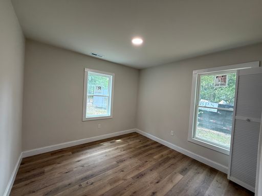 Listing photo thumbnail