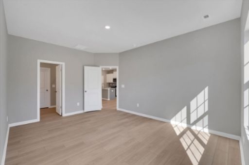 Listing photo thumbnail
