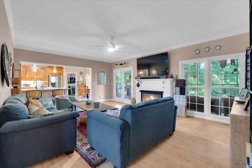 Listing photo thumbnail