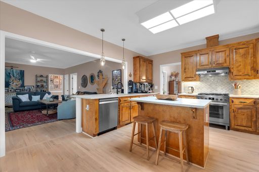 Listing photo thumbnail