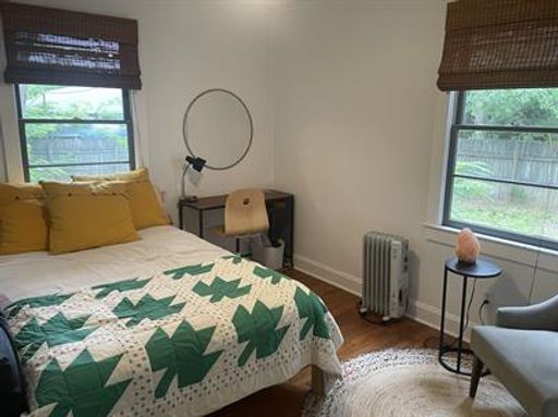 Listing photo thumbnail