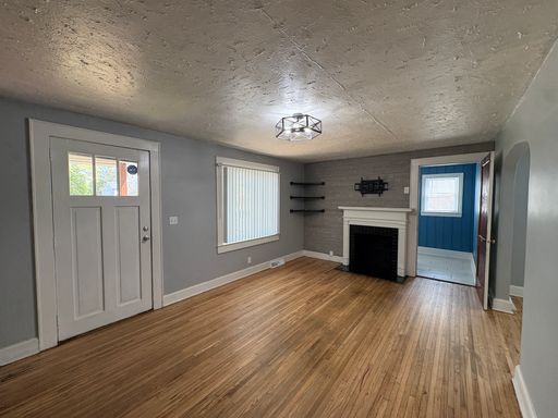 Listing photo thumbnail