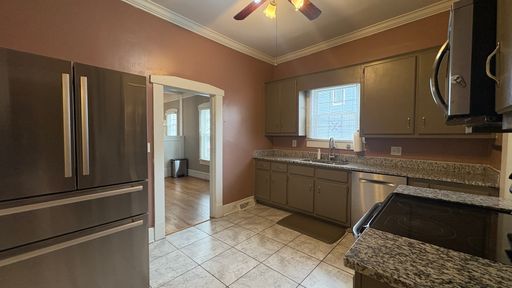 Listing photo thumbnail