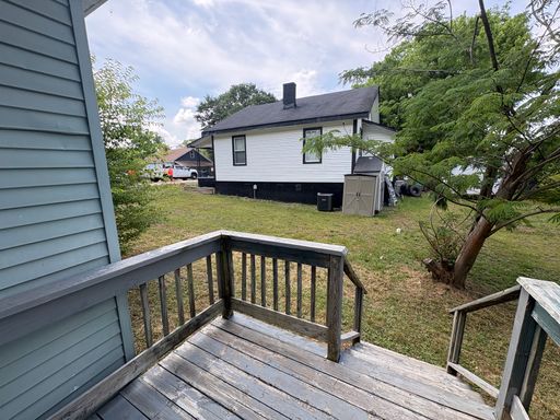Listing photo thumbnail