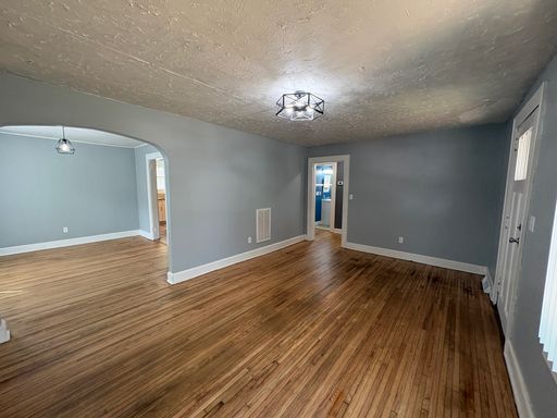 Listing photo thumbnail