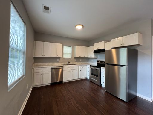 Listing photo thumbnail