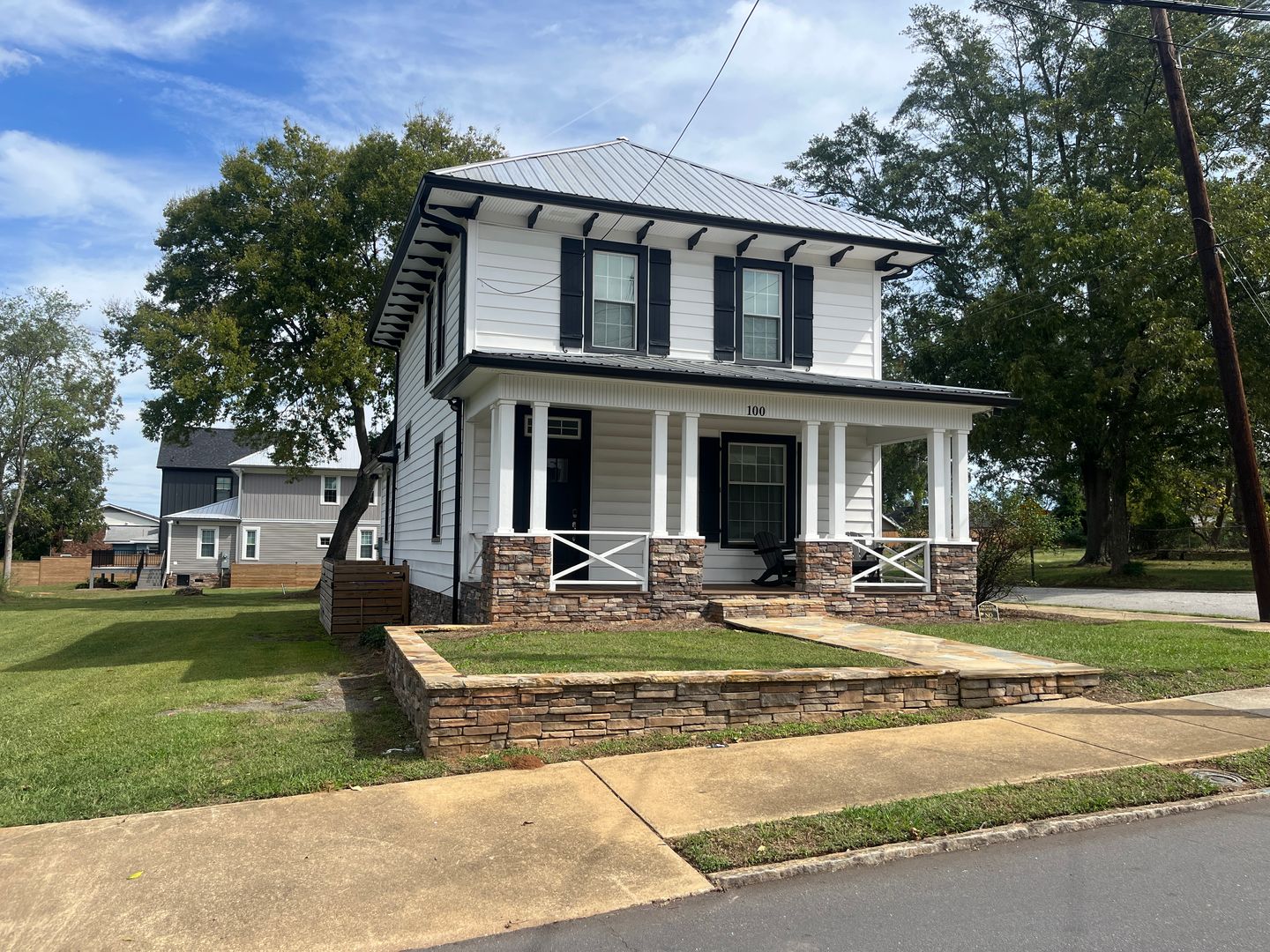 Greenville House: 100 McCall Street