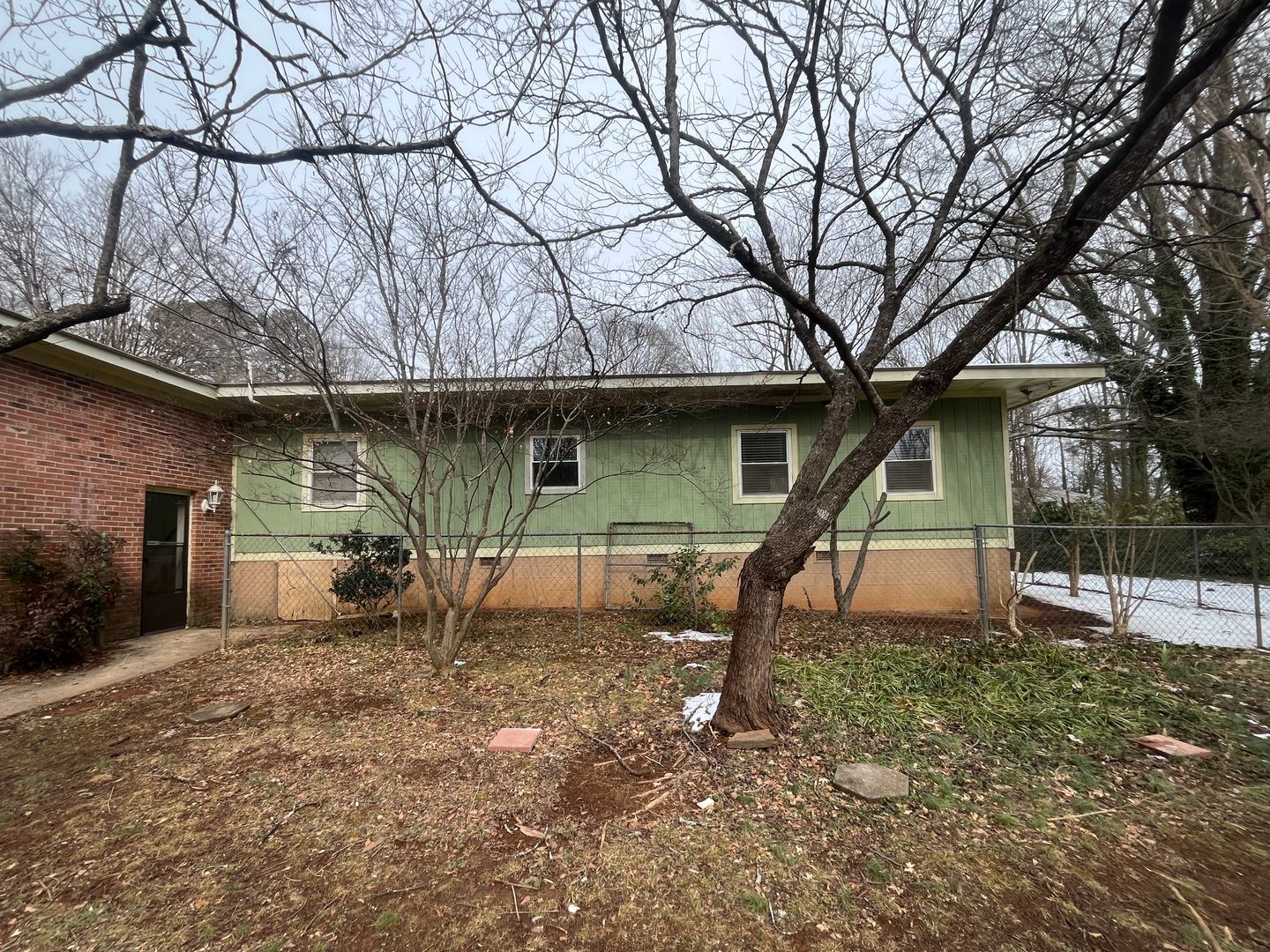 Taylors House: 2 Easy Street