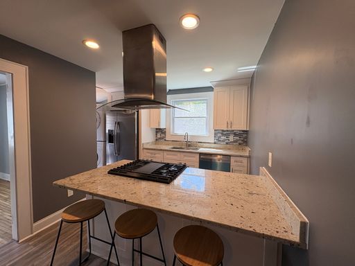 Listing photo thumbnail