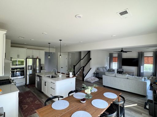 Listing photo thumbnail
