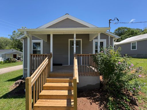 Modern Comfort Meets Small-Town Charm at 206 Hillcrest