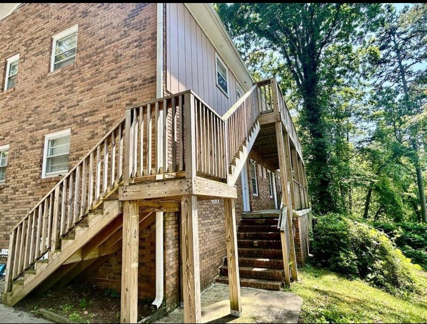 Clemson House: 410 Old Central Road Unit 1