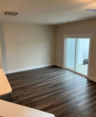 Listing photo thumbnail