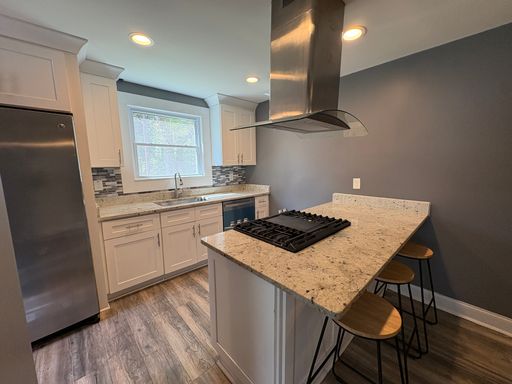 Listing photo thumbnail