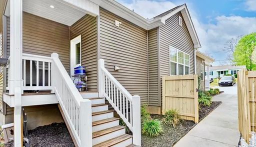 Listing photo thumbnail