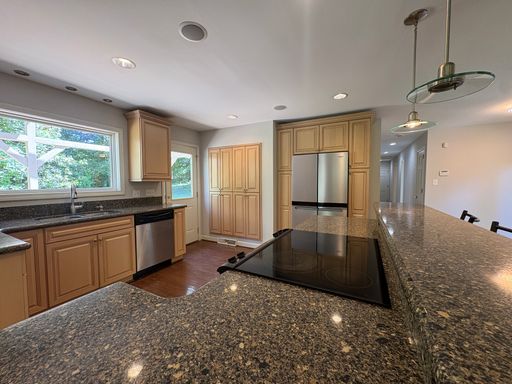 Listing photo thumbnail