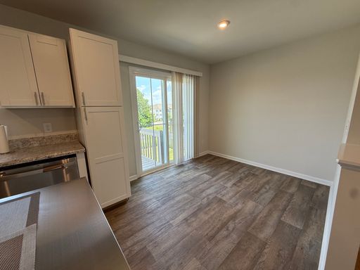 Listing photo thumbnail