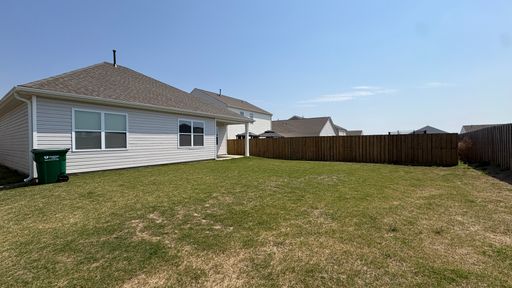 Listing photo thumbnail