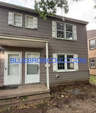 Charming unit with nice updates and fresh paint for a great price – photo 1