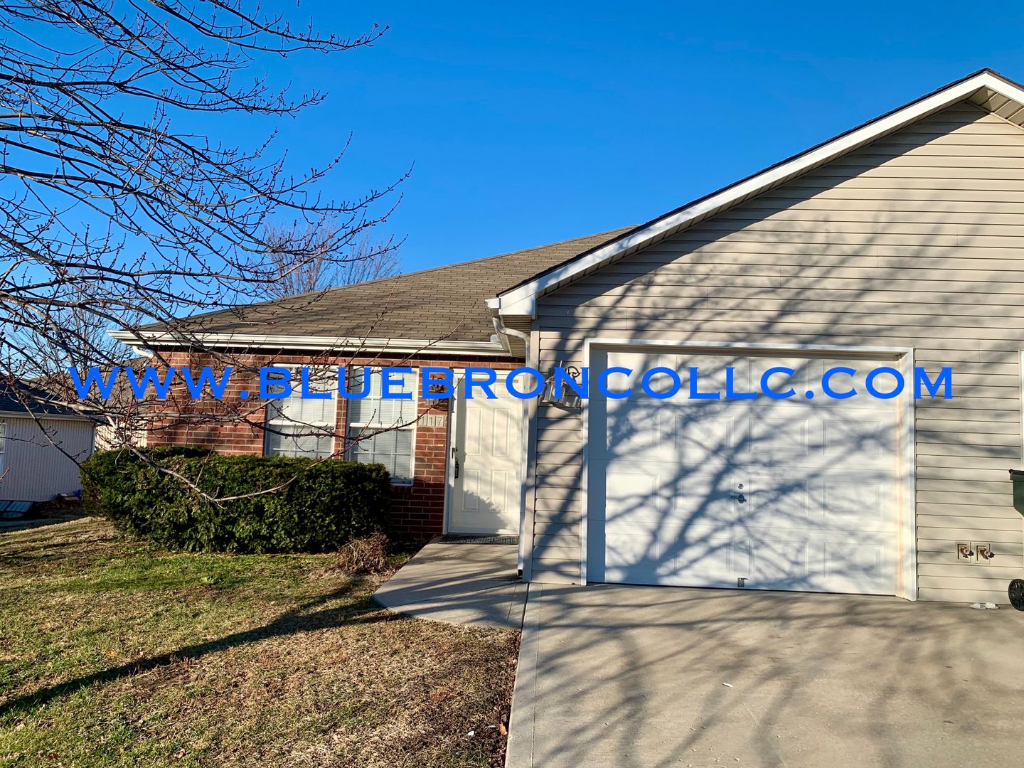 Blue Springs Apartment: 117-121 SE Rock Garden Ln