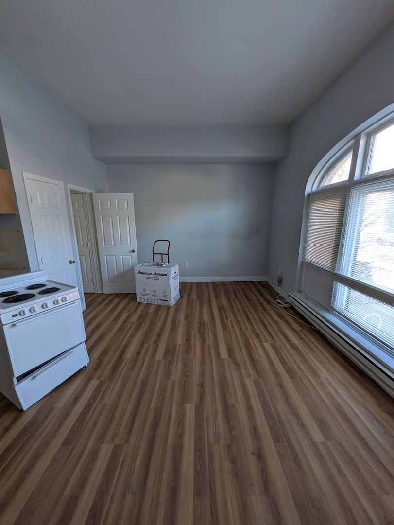 Ansonia Apartment: 36-88 Main St