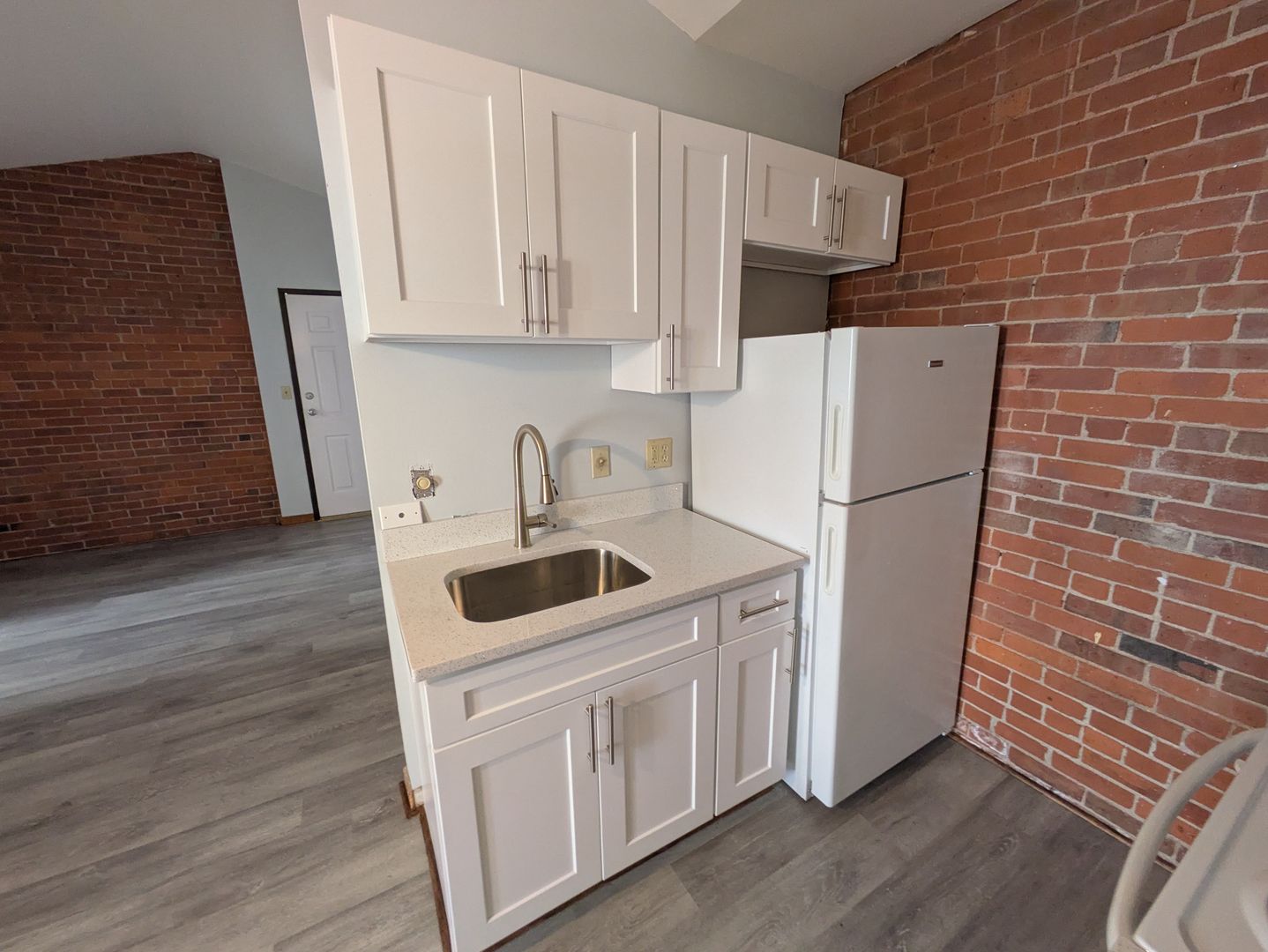 Derby Apartment: 45-51 Bank St