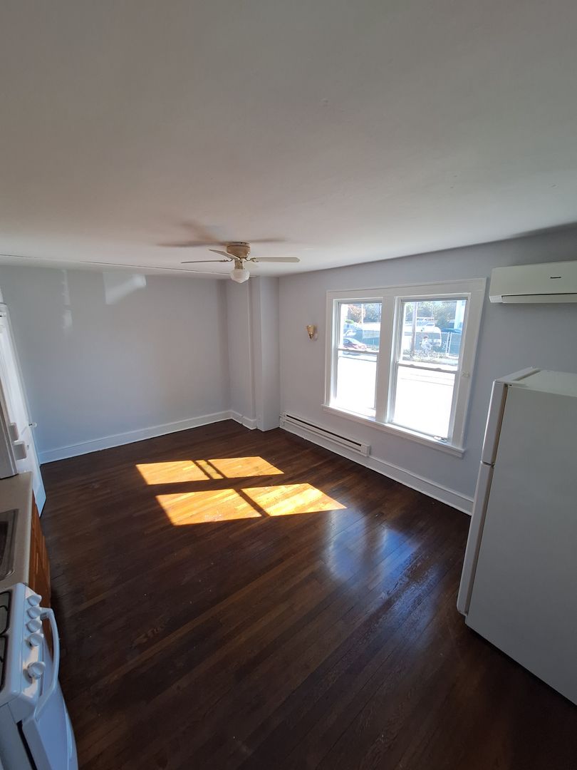 Stratford Ave Apartments