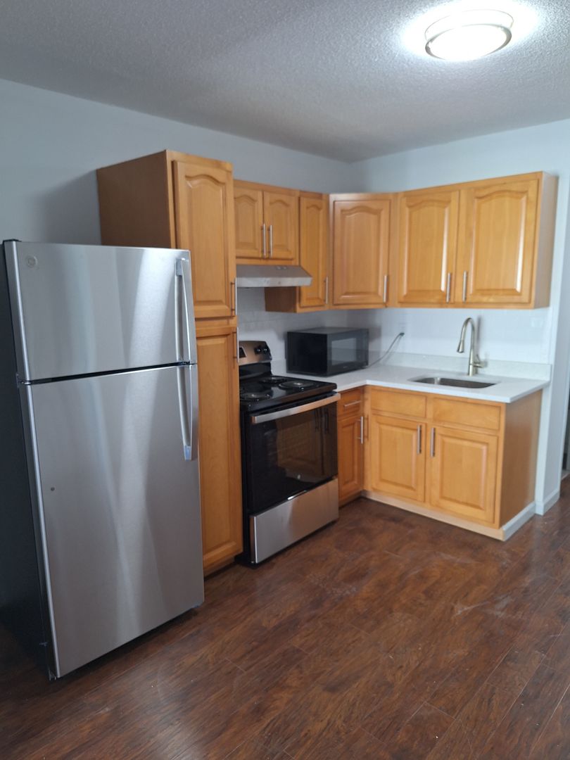 Norwalk Apartment: 289 Main Ave