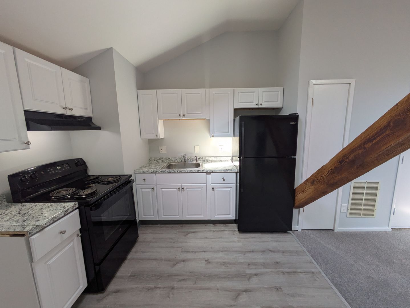 Derby Apartment: 50 Derby Ave,