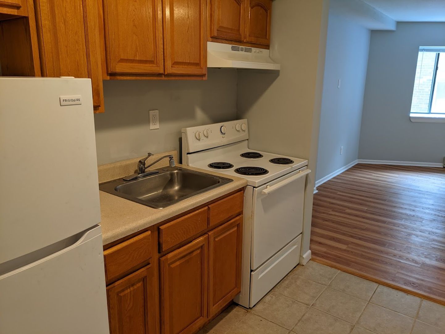 Ansonia Apartment: 15 West Main St