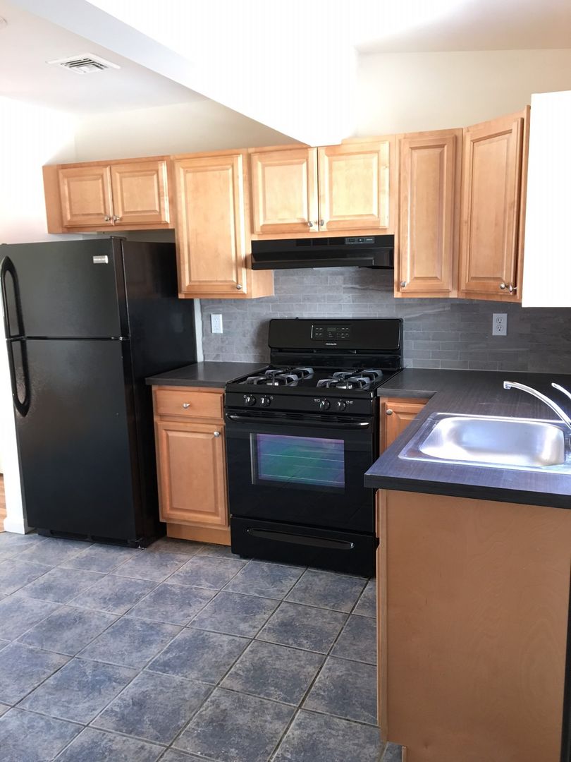 Ansonia Apartment: 47-53 Bridge St