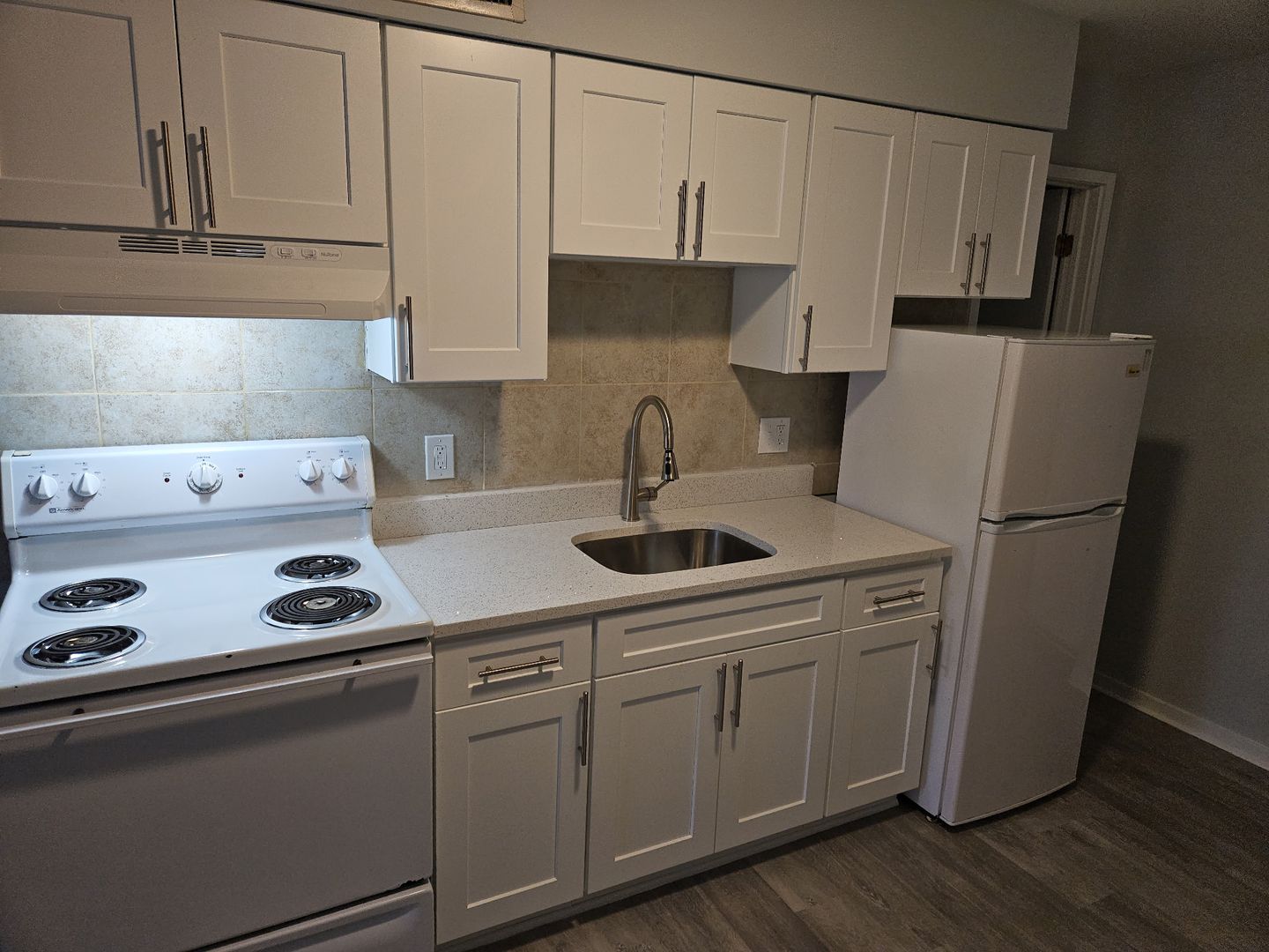 Derby Apartment: 50 Derby Ave,